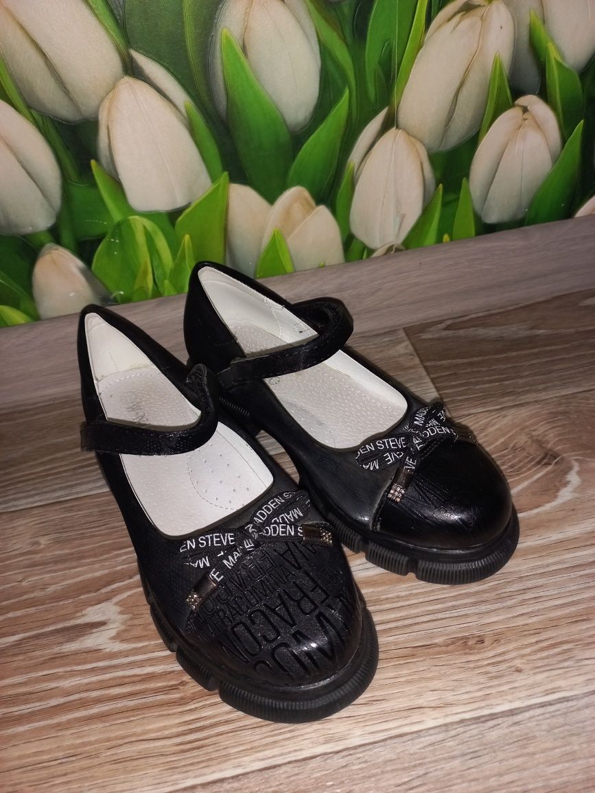 Туфли для девочки чёрные 34 размер