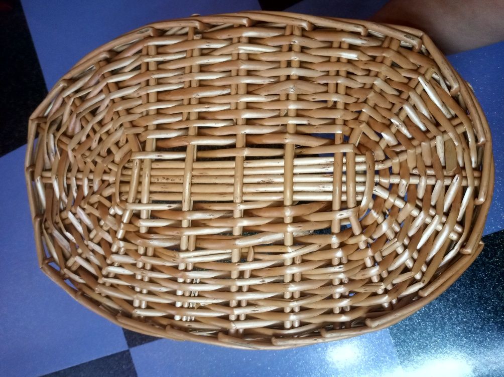Корзина из лозы пасхальная