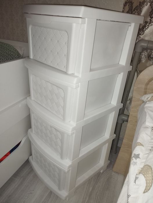 Комод пластиковий білий