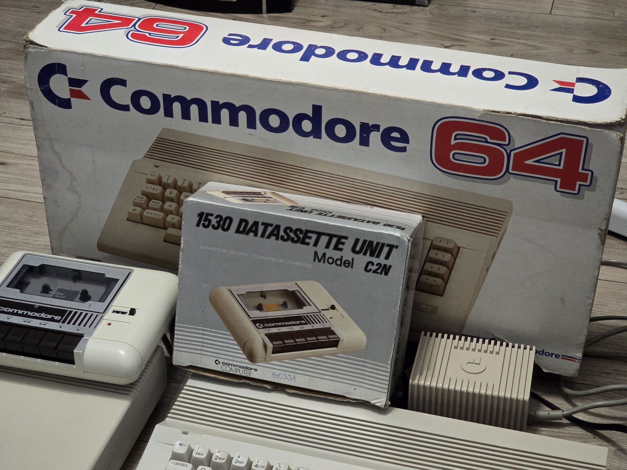 Commodore C64 BOX, zgodny nr. / Stacja 1541-II / Mag. C2N BOX / Gwar.