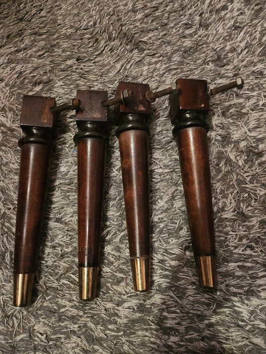 Nogi drewniane z śrubami  Patyczaki wykończone miedź..31 cm.