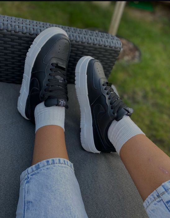 Кросівки, кеди жіночі