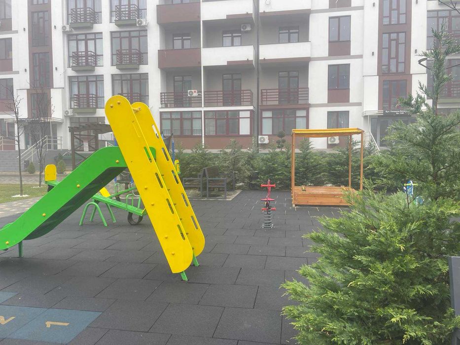 Сахарова/Бочарова, квартира в новом доме на 2 эт, балкон, охрана