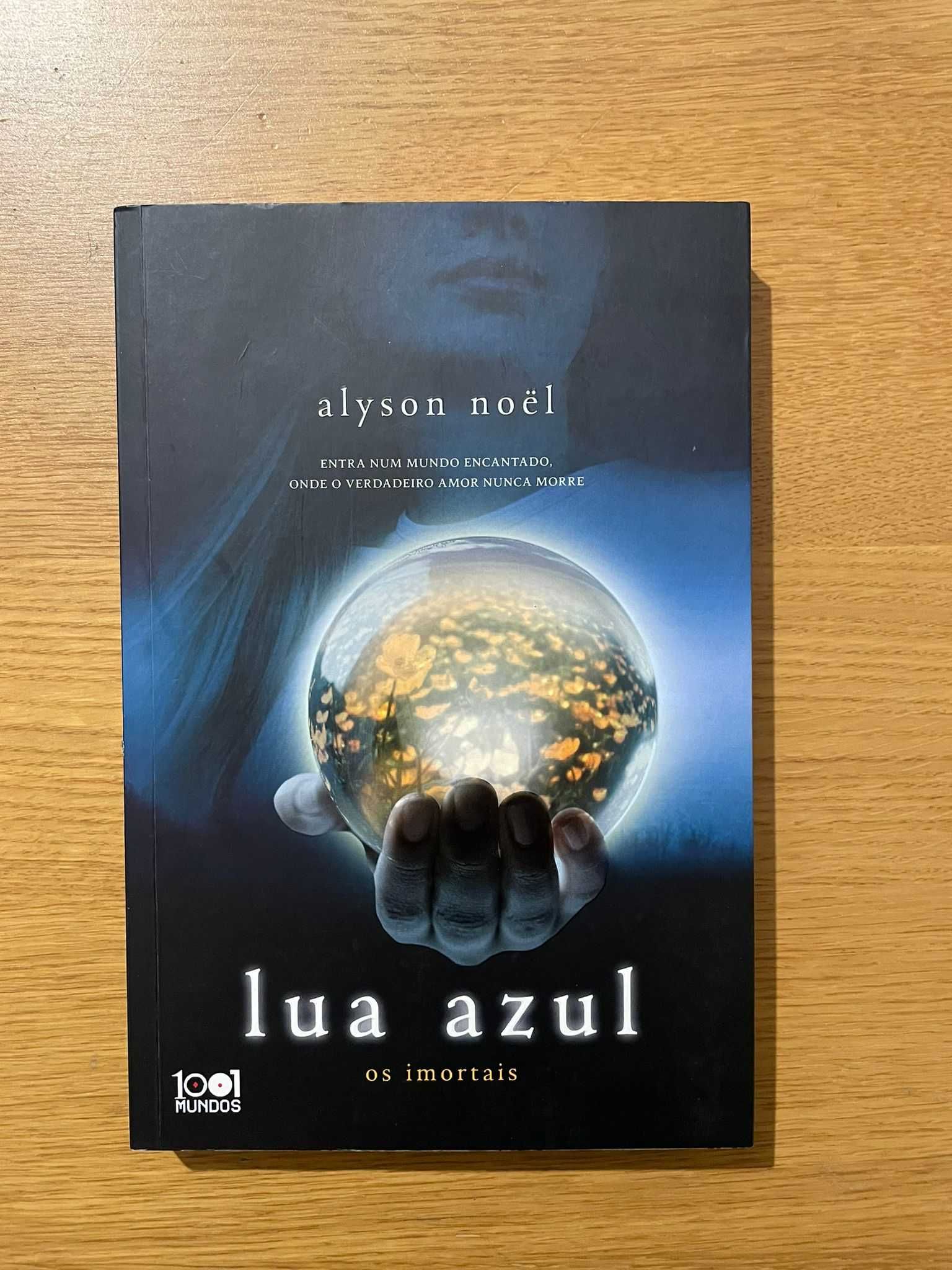 Livro Lua Azul - Alyson Noël