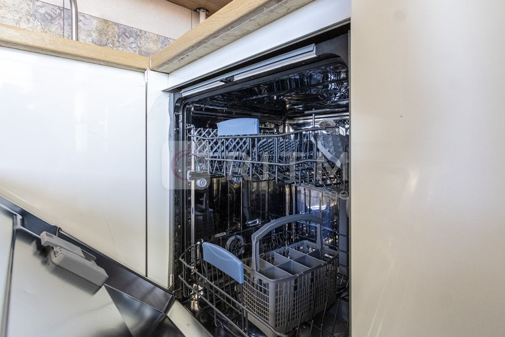 Оренда стильної 1-кімнатної квартири з кухнею-студією