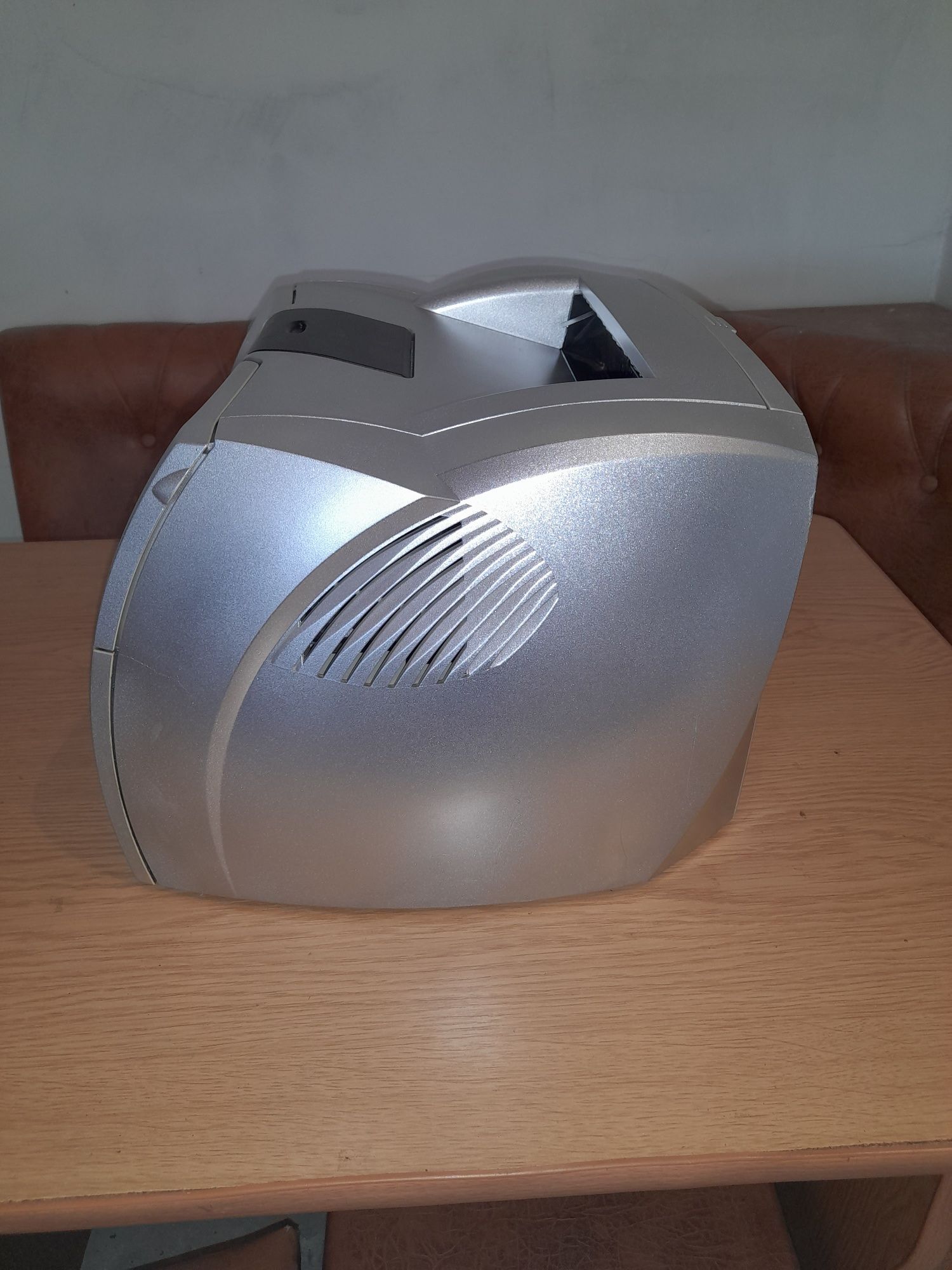 Продам принтер HP 1200