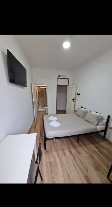 Prédio / Moradia T8 / Hostel