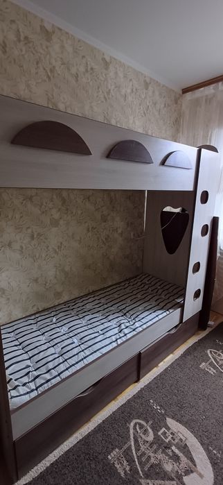 Продам двухярусну кровать