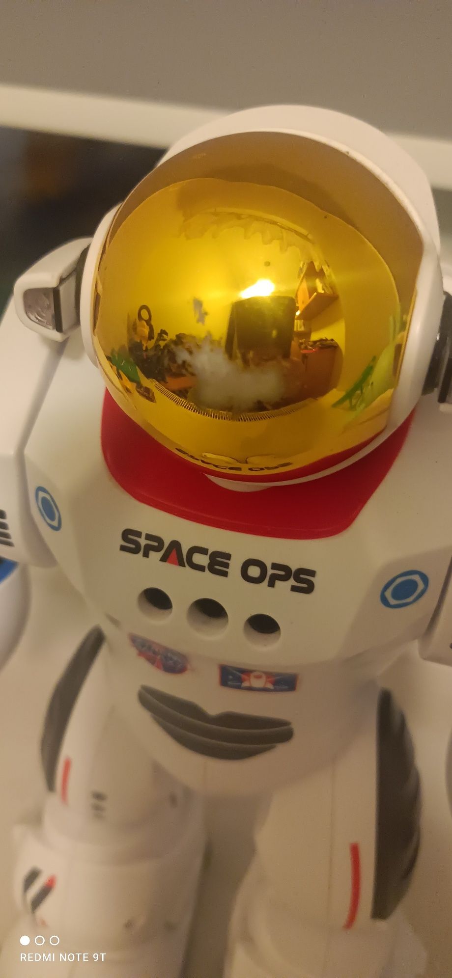 Robot Charlie Astronauta