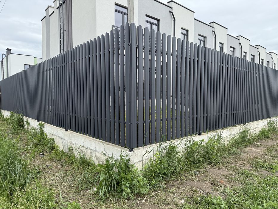 Паркан з металевих штахет під КЛЮЧ + монтаж в Луцьку