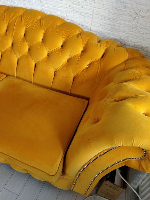 Sofa Glamour z kryształkami swarovskiego.