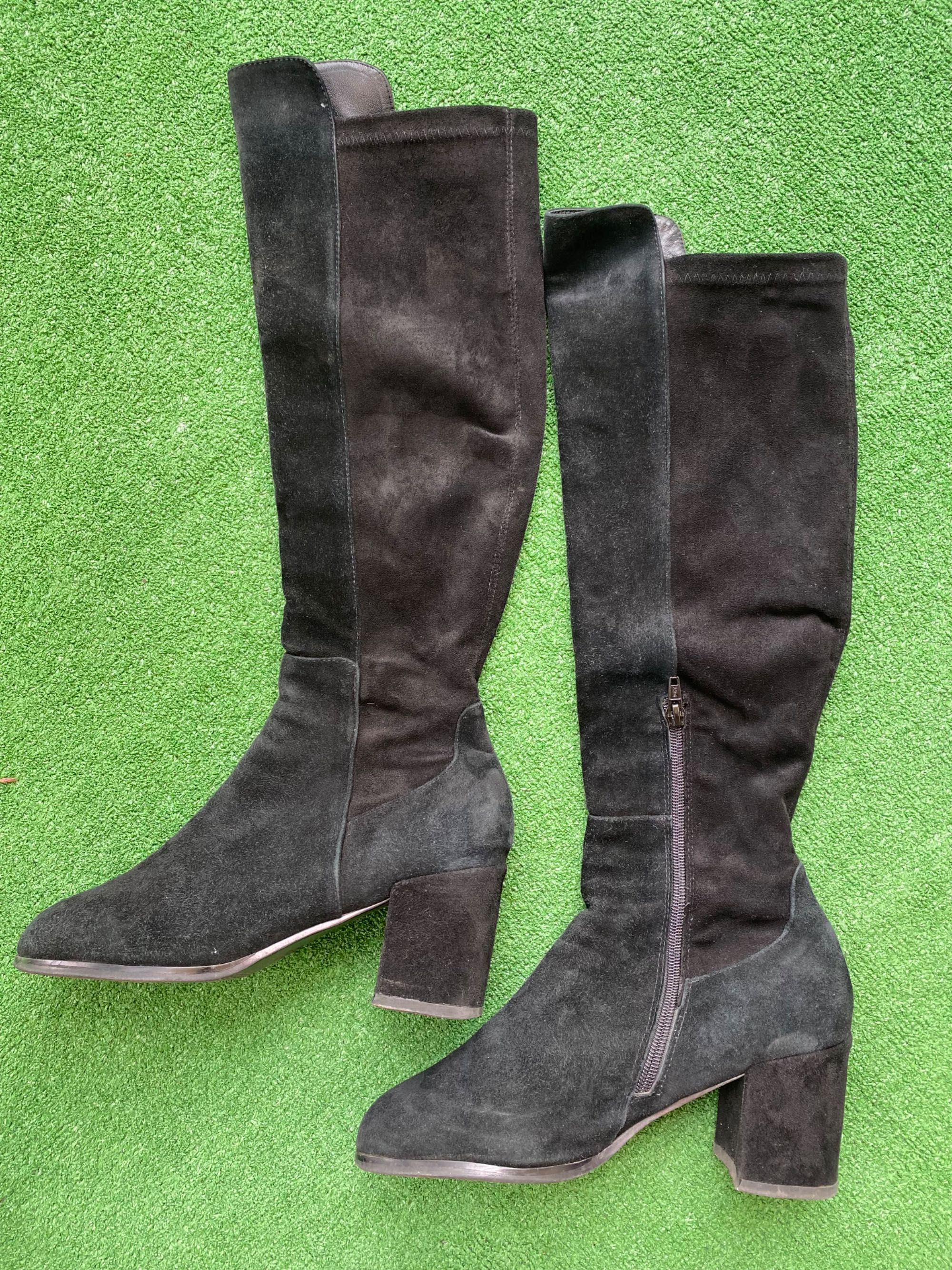Kozaki z nabuku Stuart Weitzman