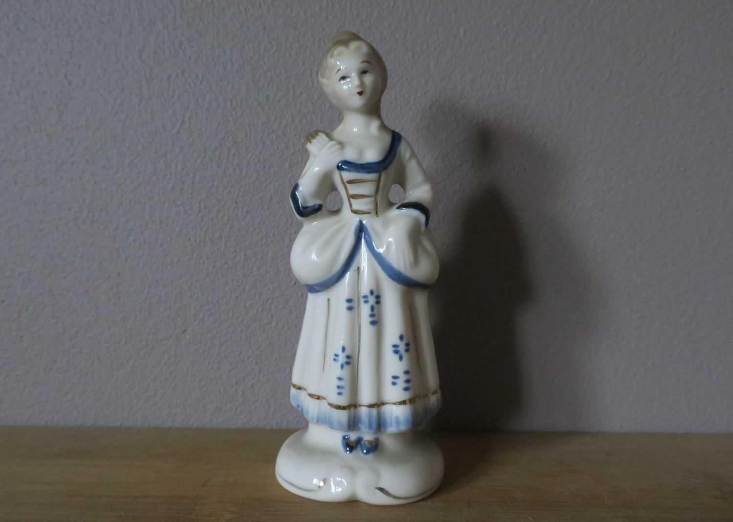 Porcelanowa figurka dama