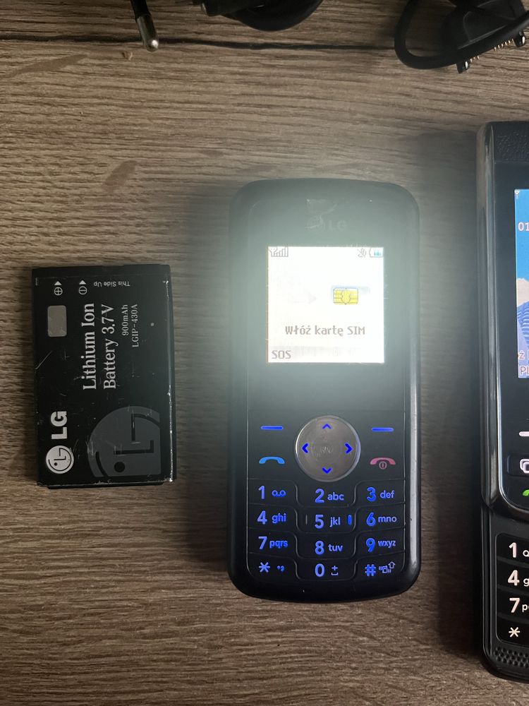Zestaw telefonów lg nokia samsung oraz akcesoria