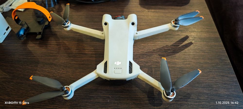 Dron DJI Mini 3 pro z akcesoriami BDB stan
