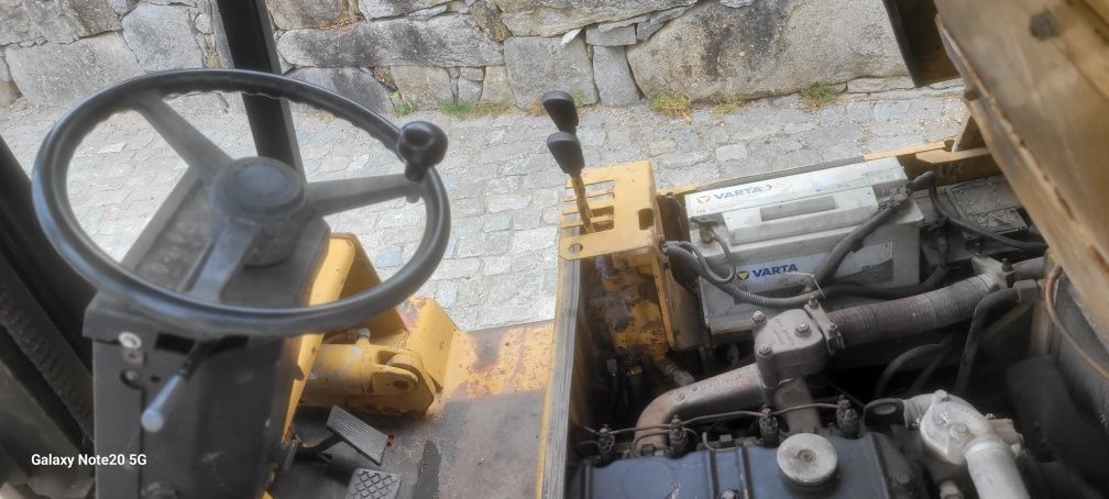 Empilhador cat 3T