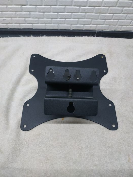 Настенное крепление для телевизора.