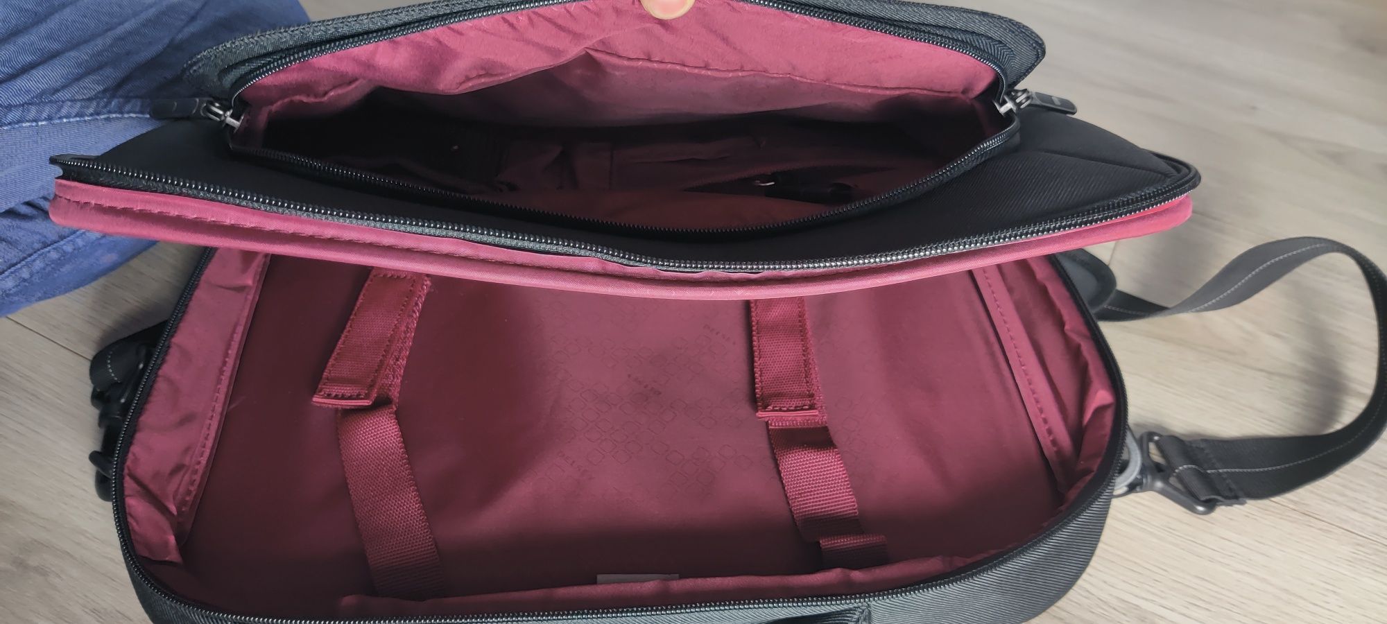 Sprzedam nową oryginalną torbę na laptopa Delsey colletion