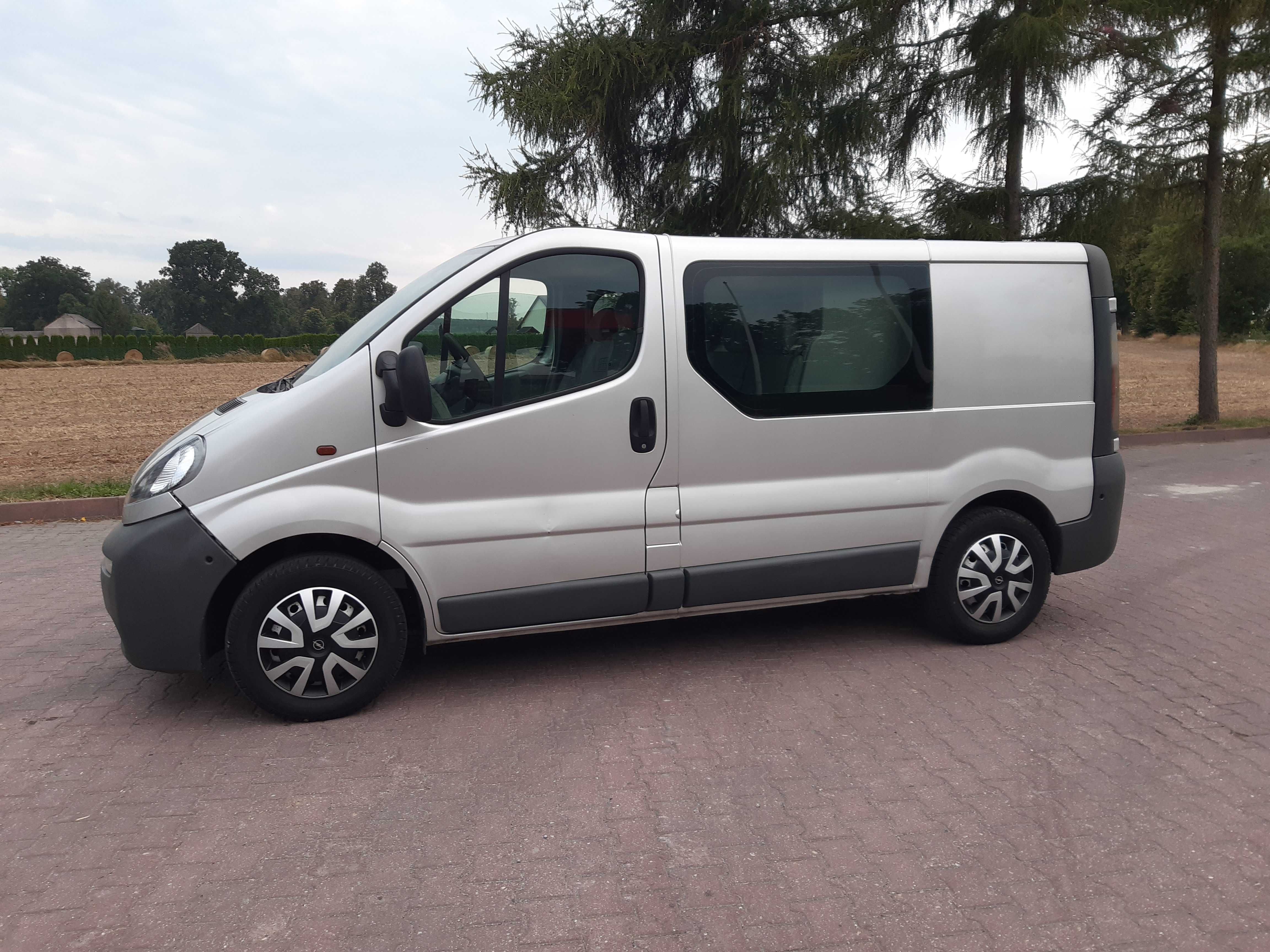 Vivaro 1,9 CDTI 101 KM brygadówka klima nowy rozrząd doinwestowany