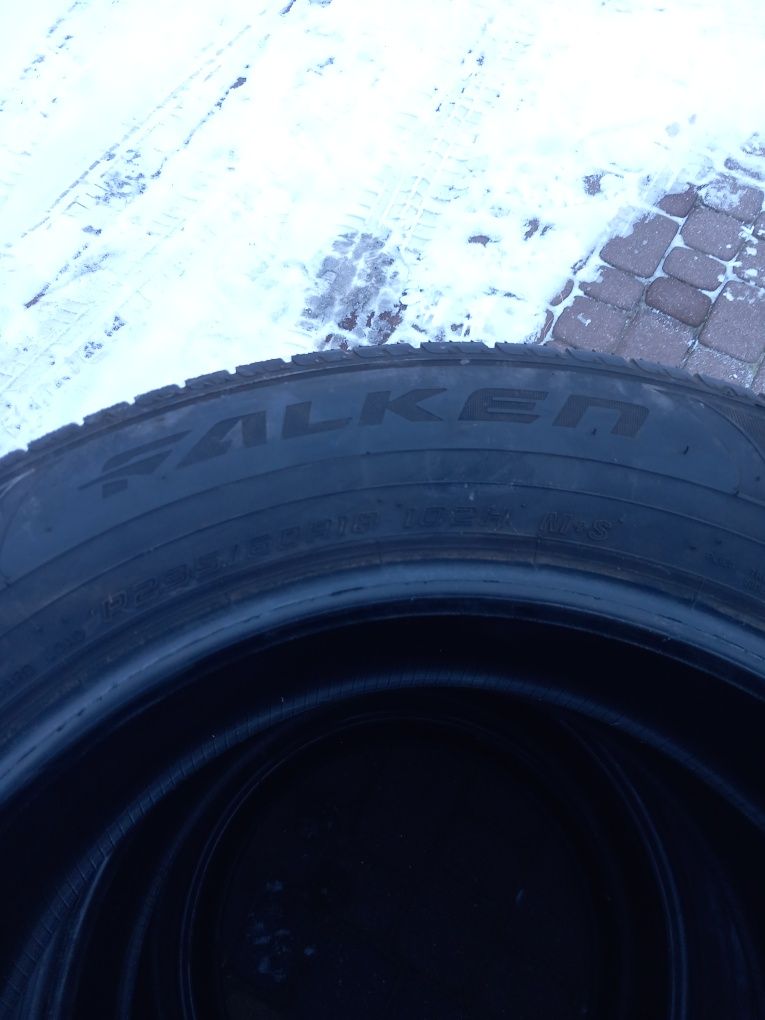 Opony wielosezonowe Falken 235/60 r18 2020r. 7,3mm