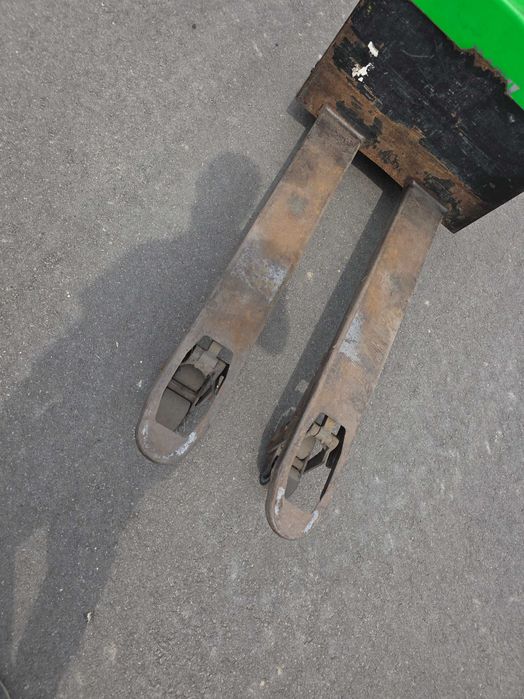 Wózek ręczny paleciak elektryczny CESAB 1300 kg