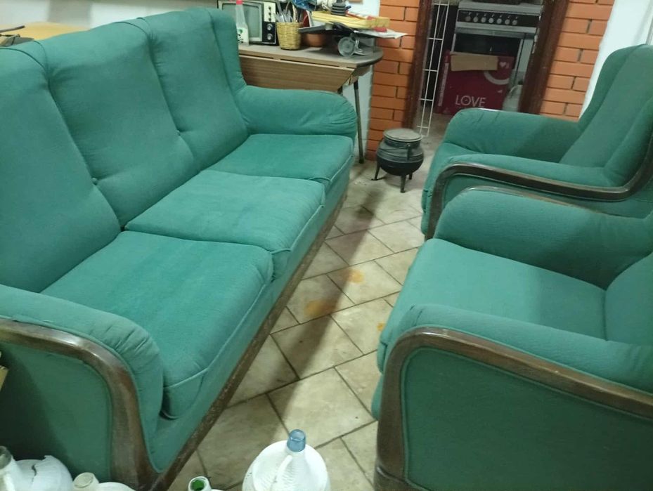 Terno sofás em bom estado