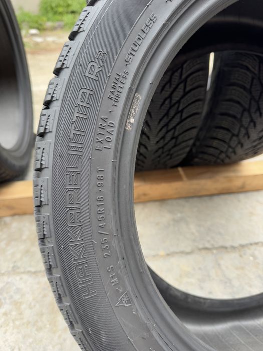 235/45R18 Nokian Hakkapeliitta R3 4шт