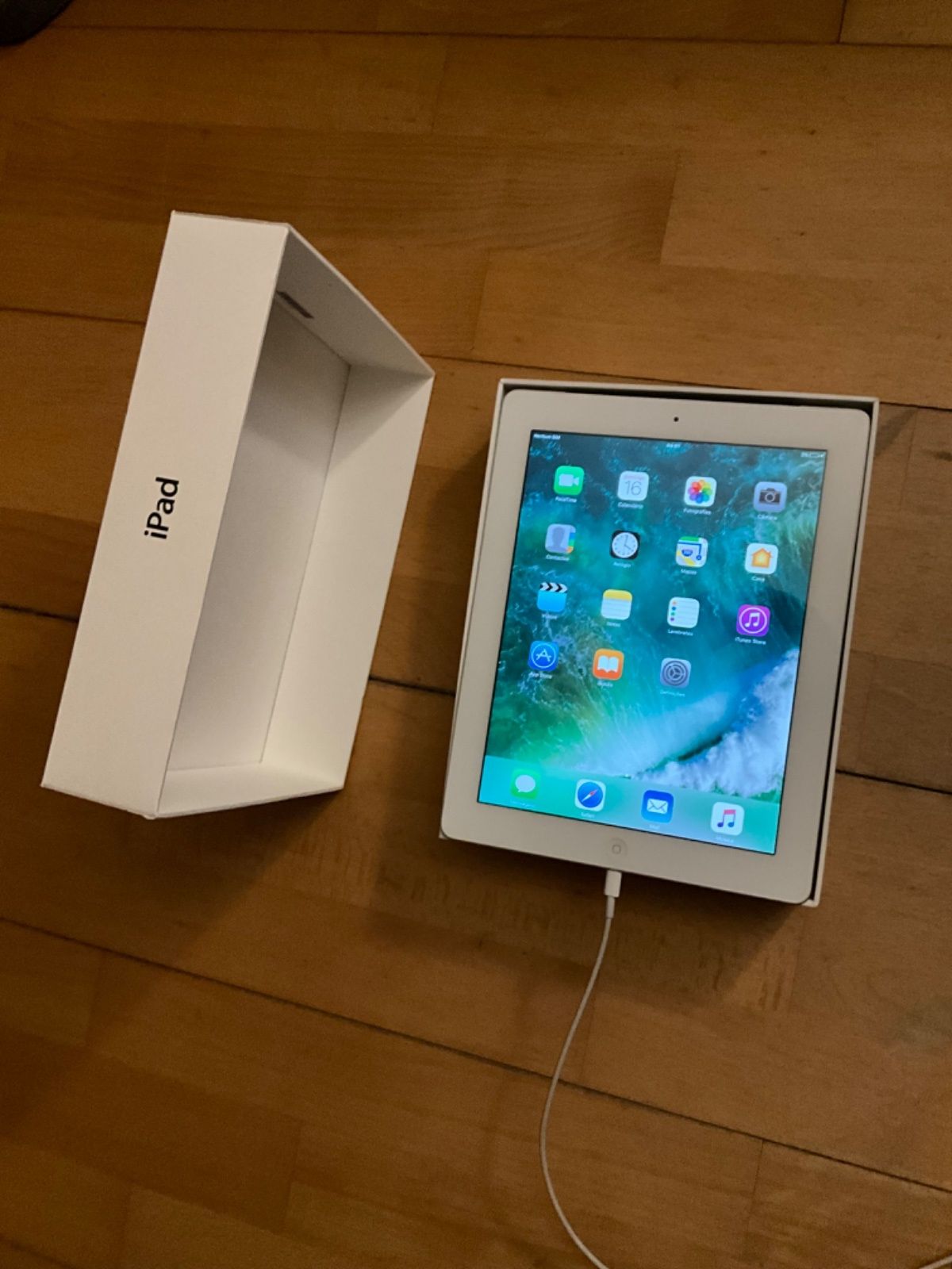 iPad 4ª geração Wi-Fi + Cellular (MM)