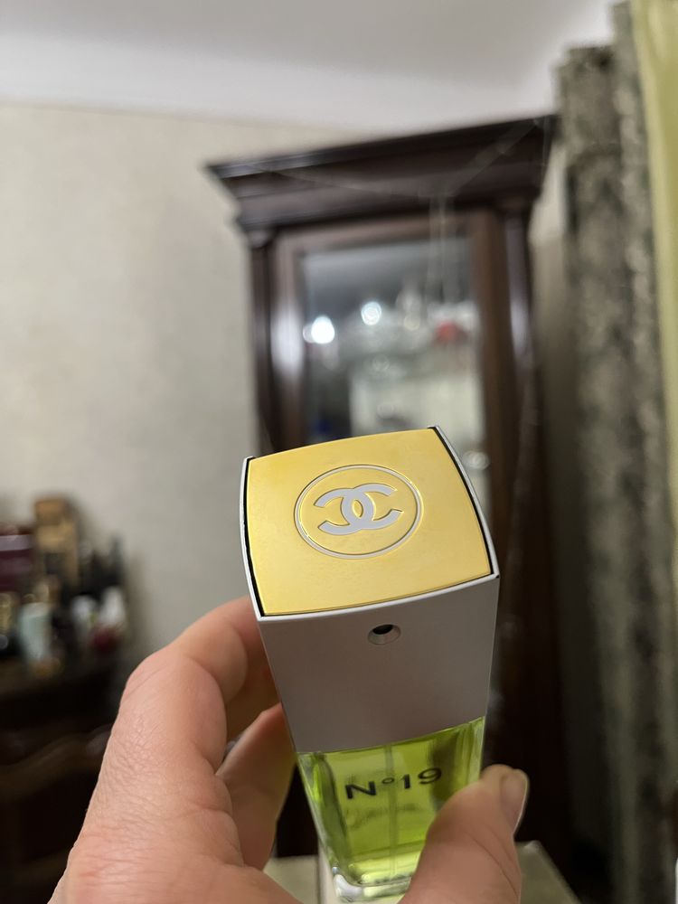 Власна колекція Chanel 19 EDT 100 ml рідкість парфум