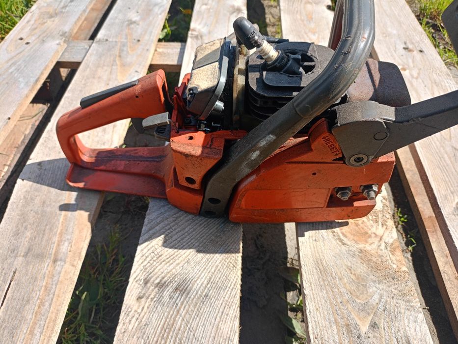 Husqvarna 136,  pilarka spalinowa