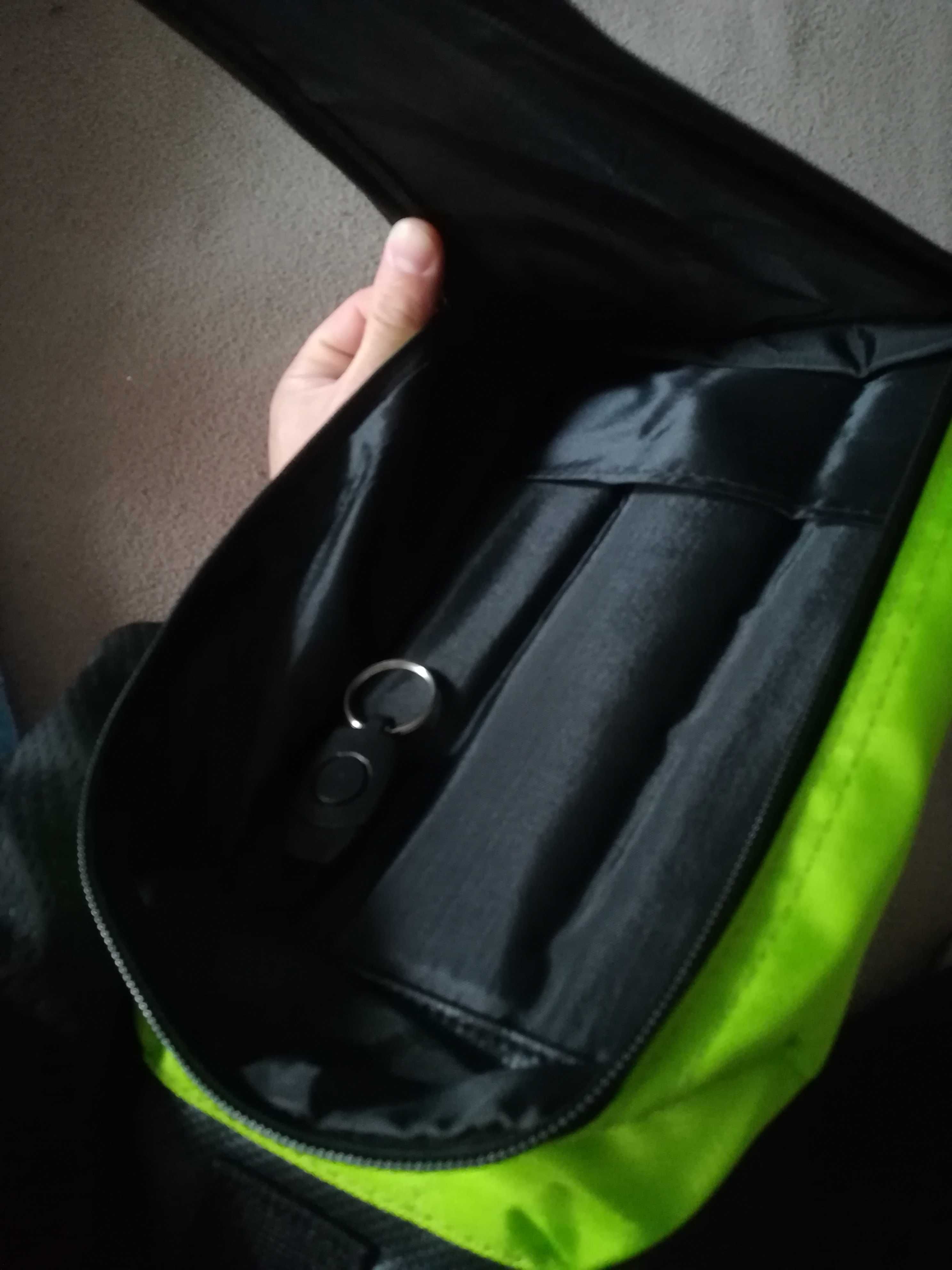 Luvas e Mochila Kawasaki