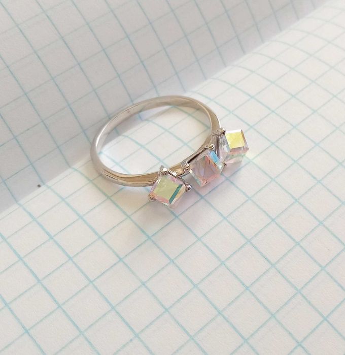 Кільце каблучка з каменями, срібло 925 проби, 19 розмір