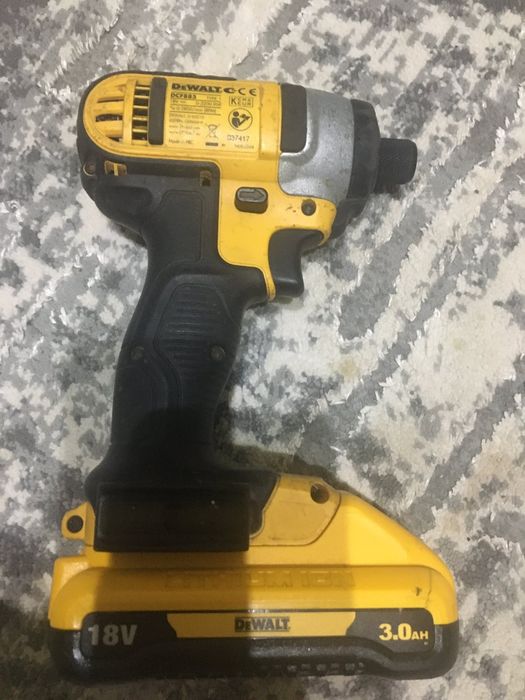 Гайковерт DeWalt DCF 885