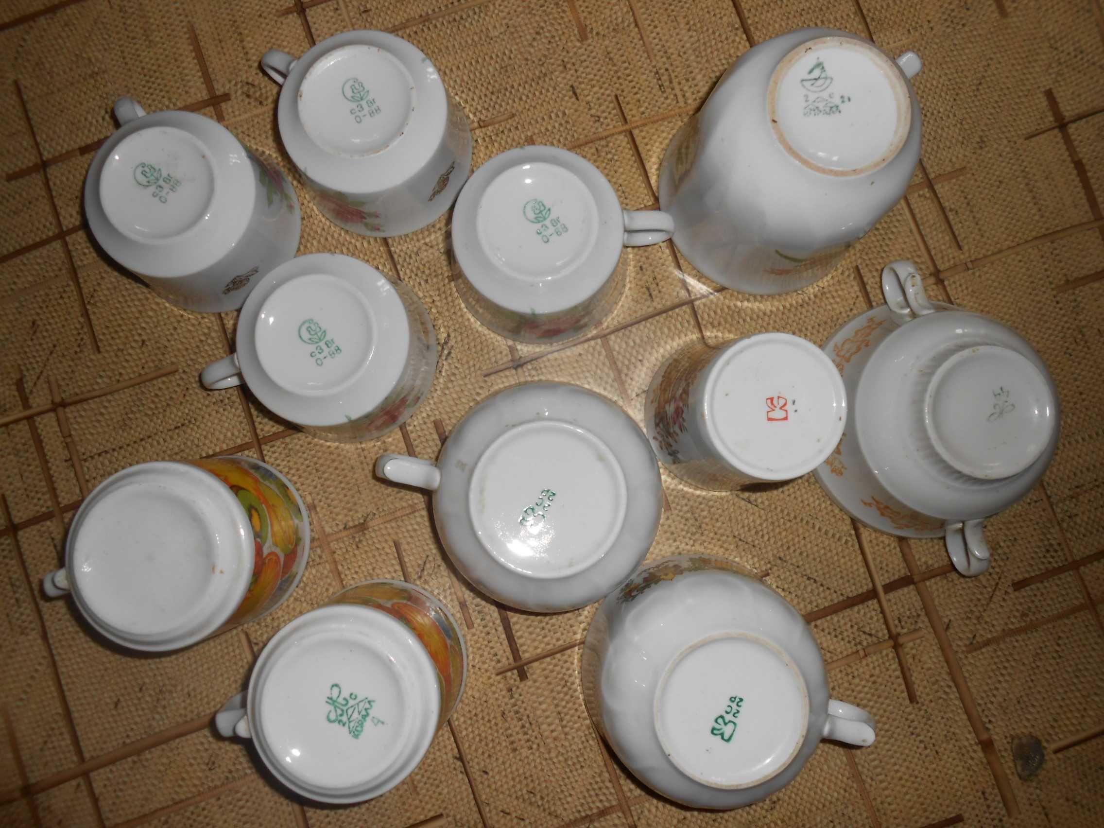 Посуда фарфоровая /чайник /чашки /молочник времён СССР