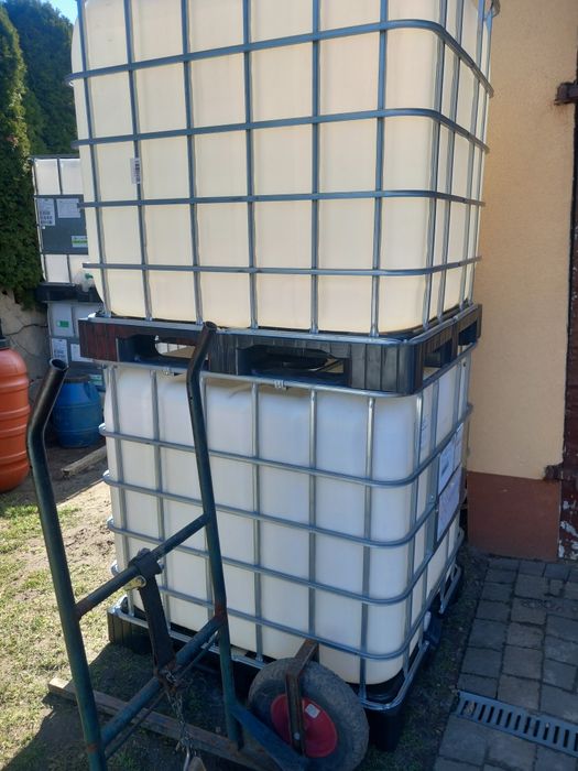 Zbiorniki 1000l.