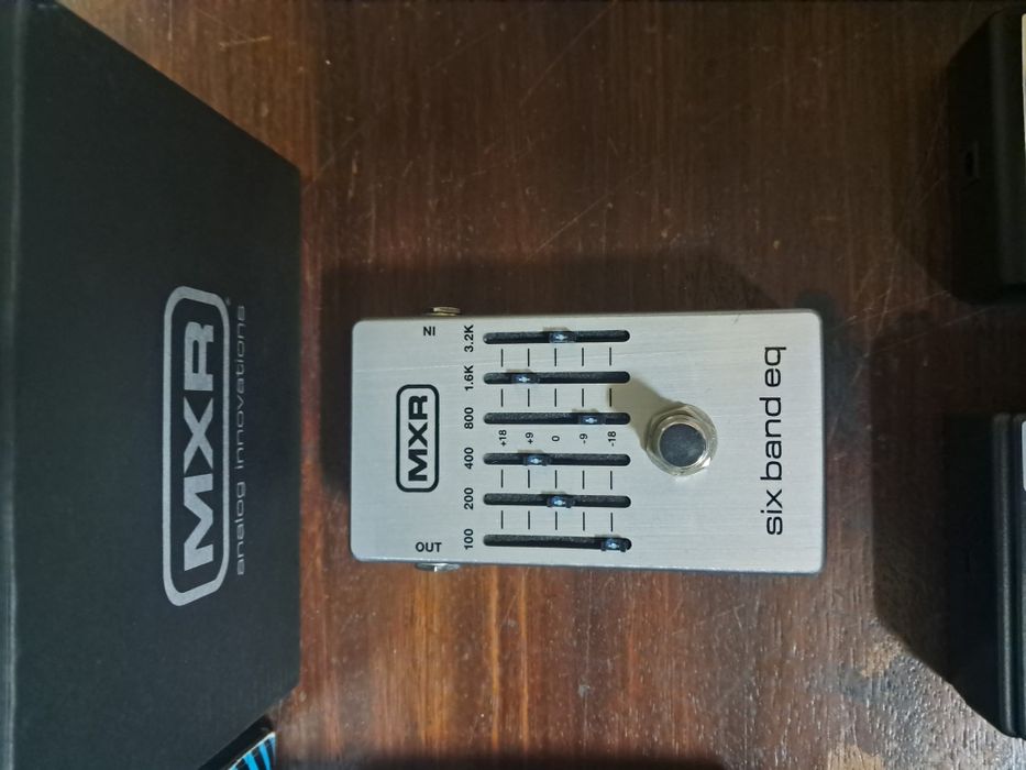Lote de pedais para guitarra