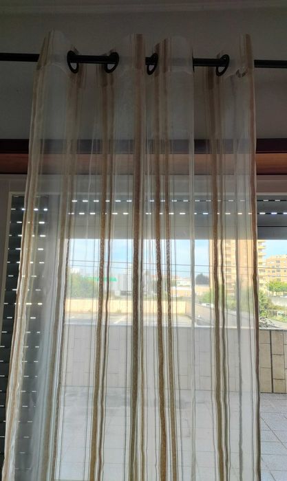 Cortinas em bom estado