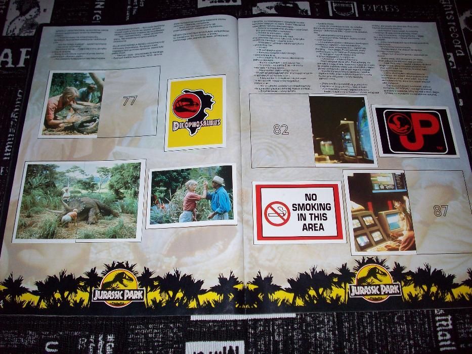 Альбом (журнал) для наклеек «Jurassic Park» Topps Official Lutra Album