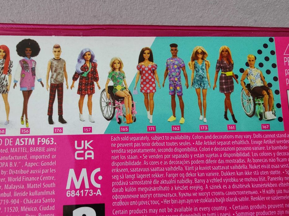 Lalka barbie Fashioistas 173 blondynka w niebieskim kombinezonie