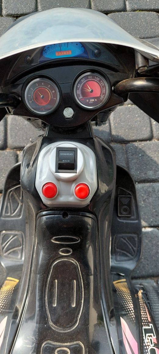 Jezdzik motor elektryczny