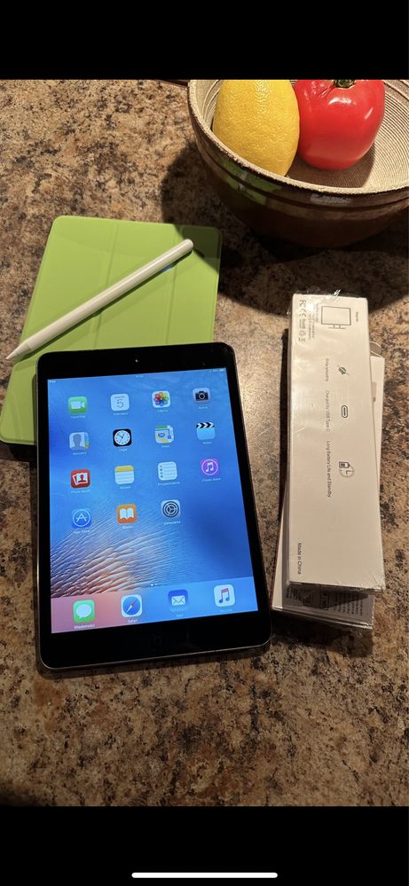 Tablet iPad Apple Retina + nowe etui - super stan