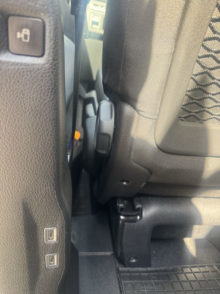 Wynajem Busów  osobowych Citroen Spacetourer XL Plus 8 osob