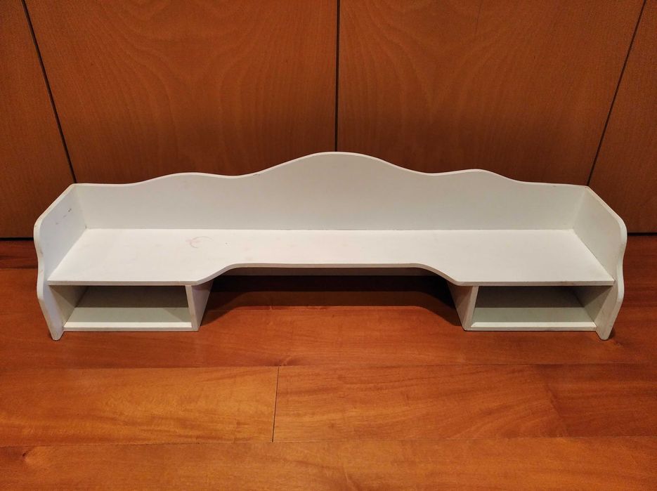 Estante / expositor / organizador / prateleira de secretária ou parede