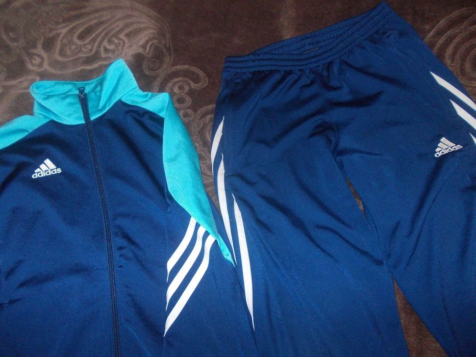 Dres chłopięcy adidasa