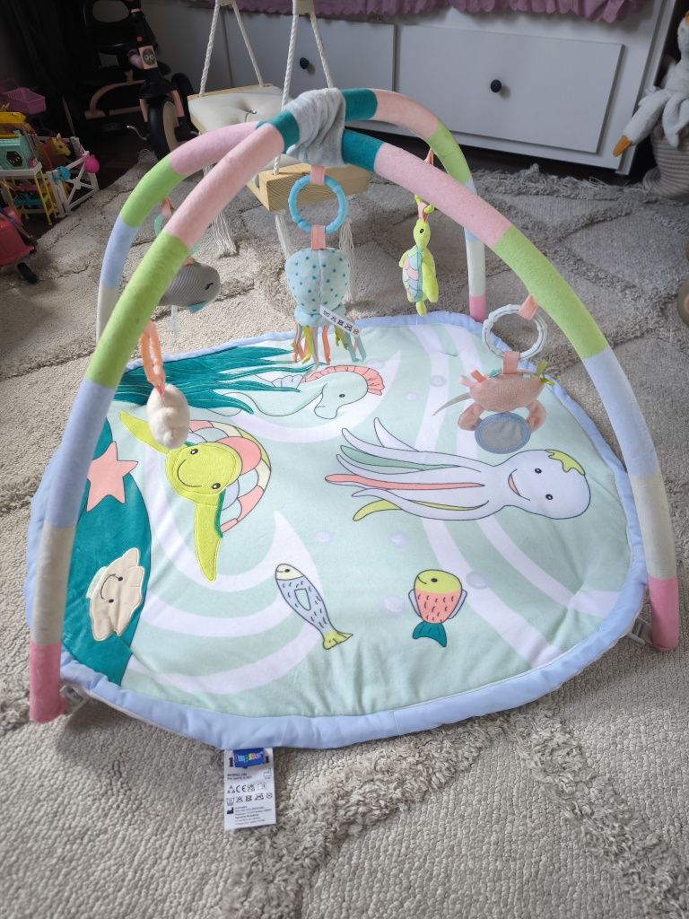 Mata edukacyjna do zabawy dla maluszka