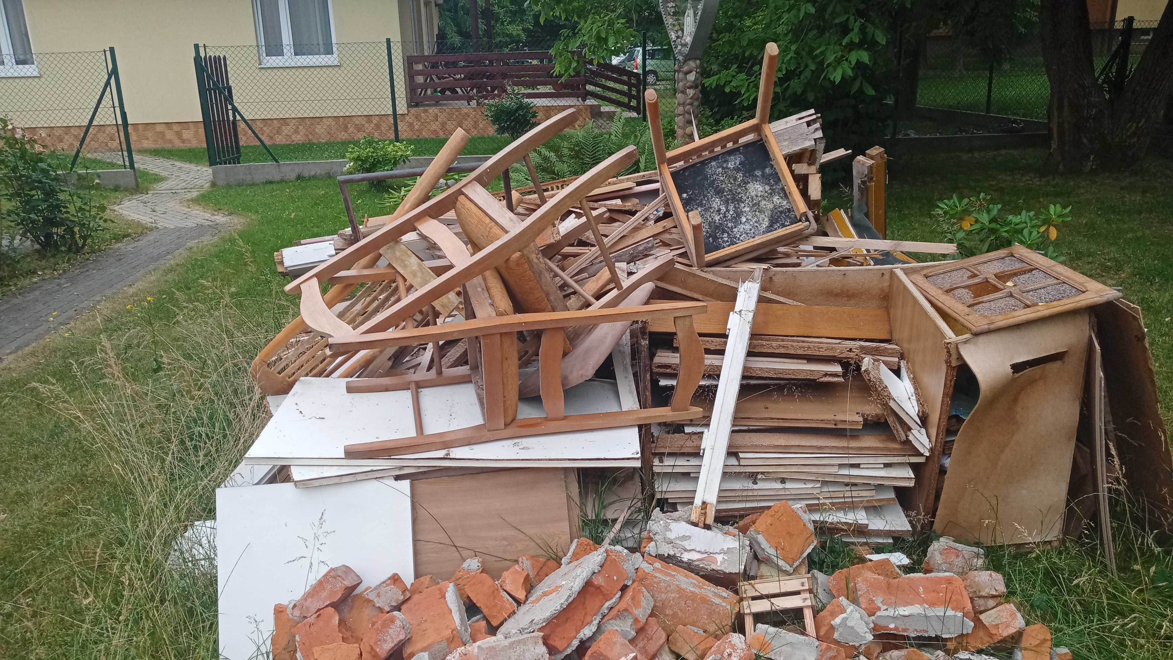 Parkiety, listwy ,szafki - za darmo