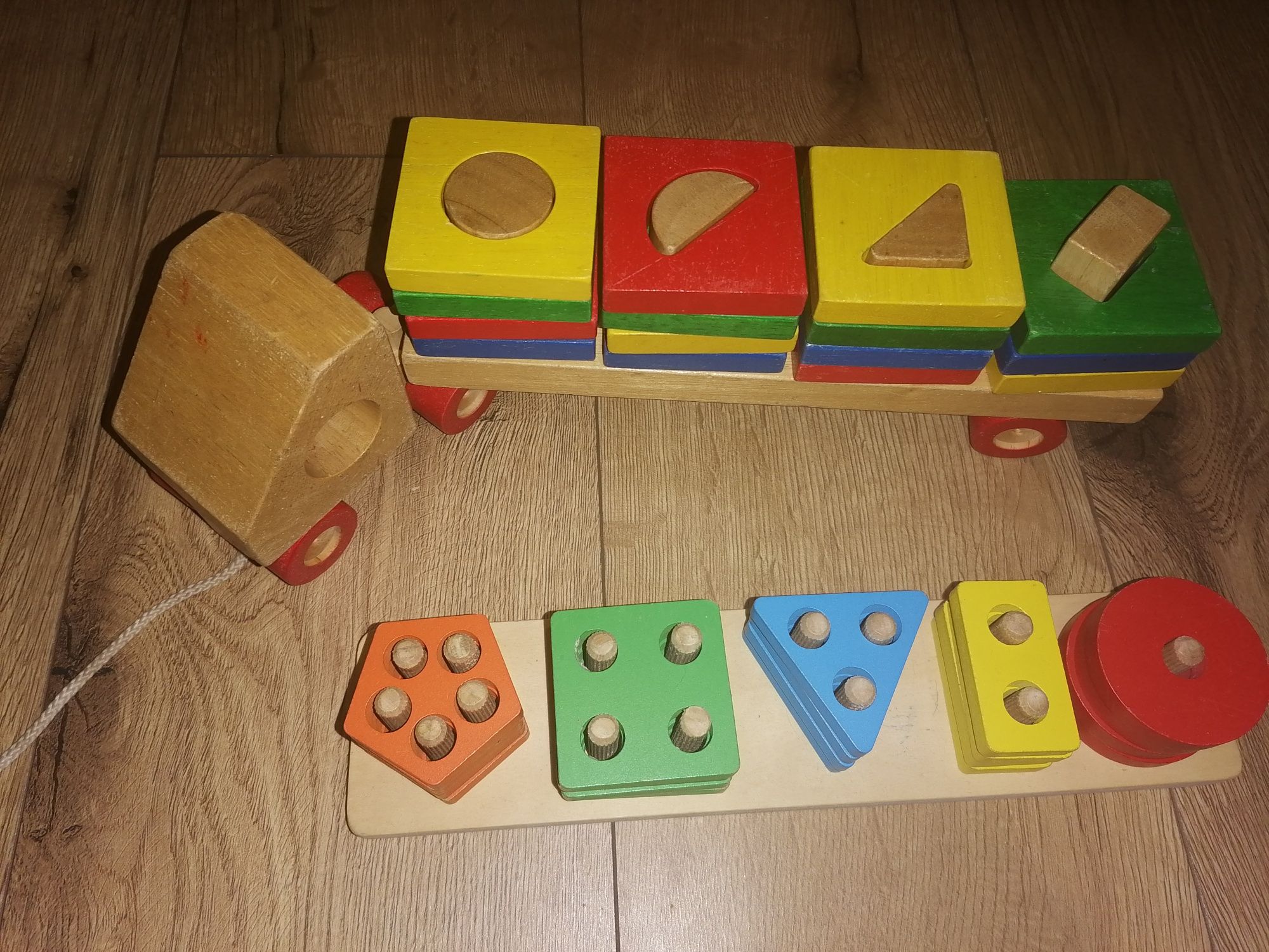 Zabawki sensoryczne drewniane plastikowe przeplatanki ze zdjęć