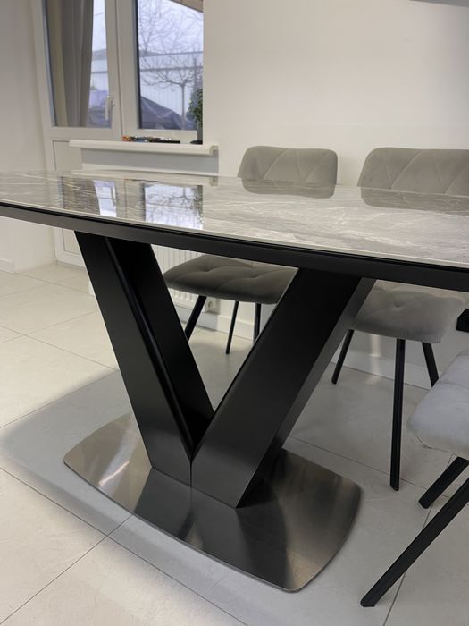 Стіл . Стіл кухонний