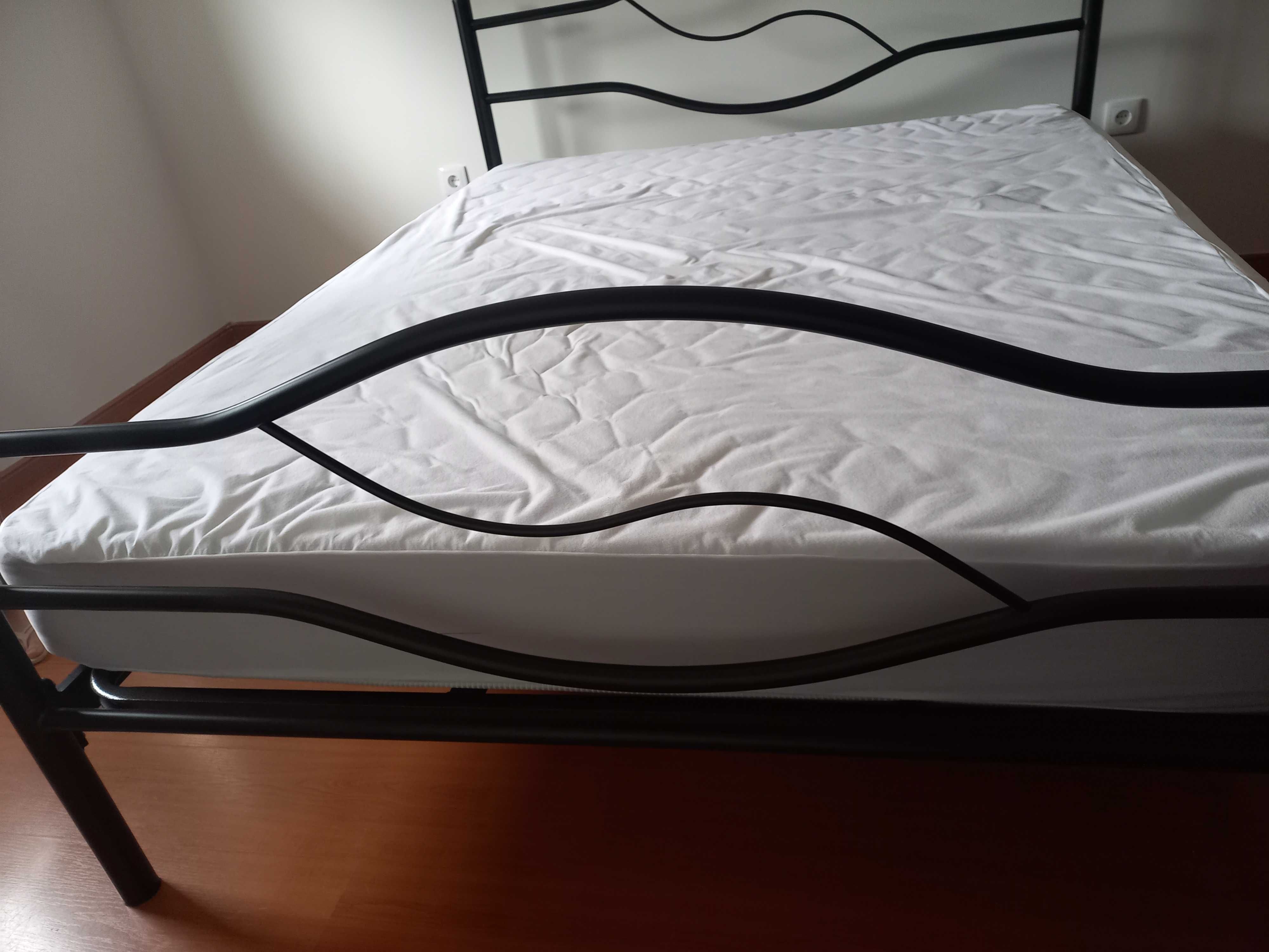 Cama de casal alumínio