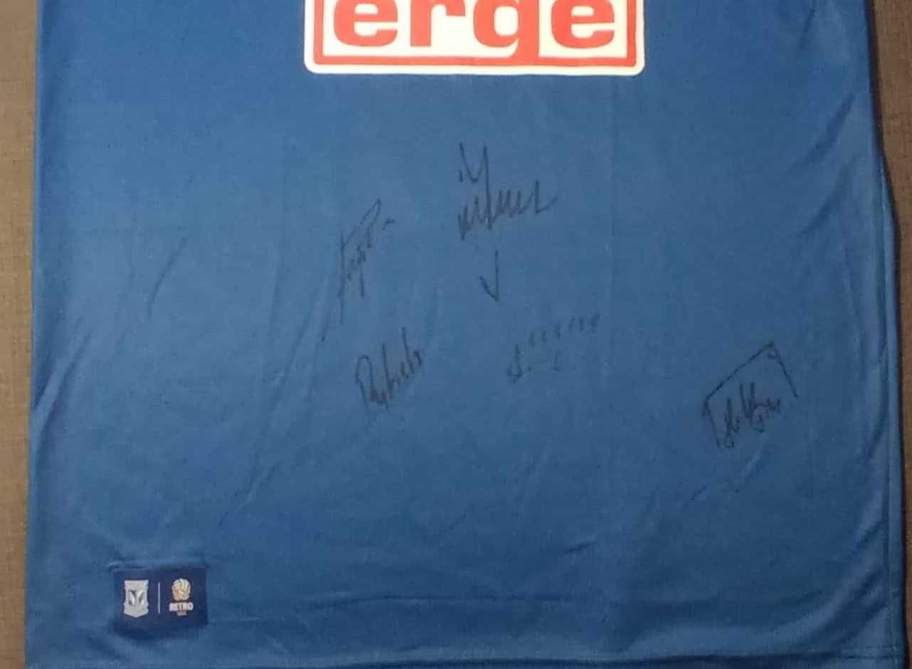 Koszulka LECH POZNAŃ RETRO. Nowa plus podpisy legend Lecha ! Gratka!